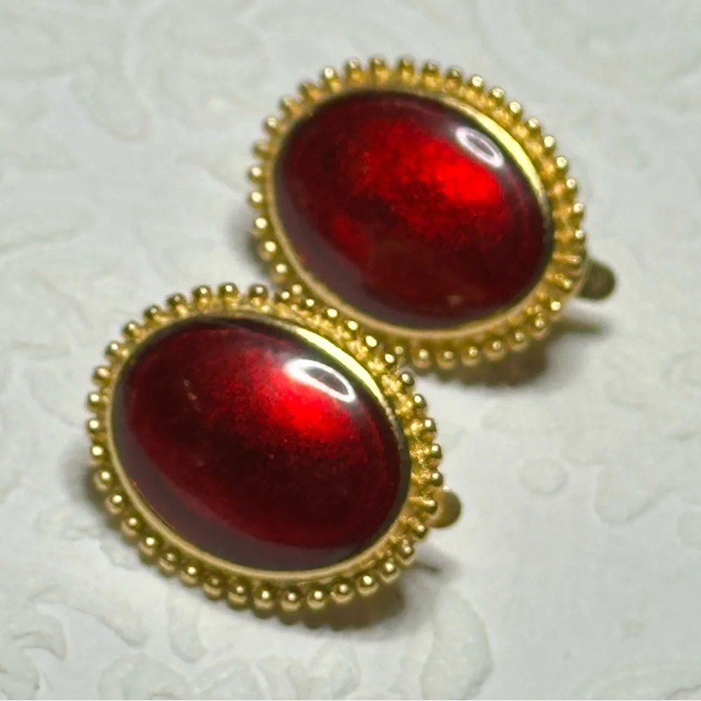 TRIFARI • Vintage Red Enamel & Gold Clip-on Signed Estate Earrings | GVC